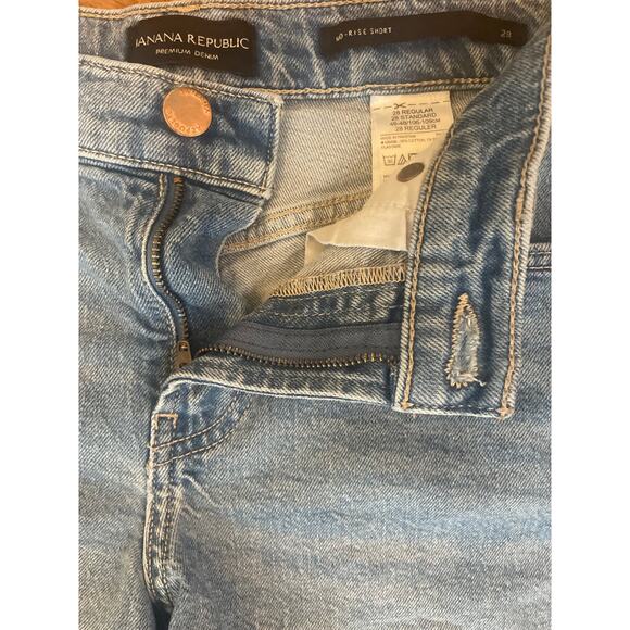 Banana Republic Premium Denim Mid-Rise Cutoff Shorts Size 28 – Light Wash Shorts - Picture 3 of 3